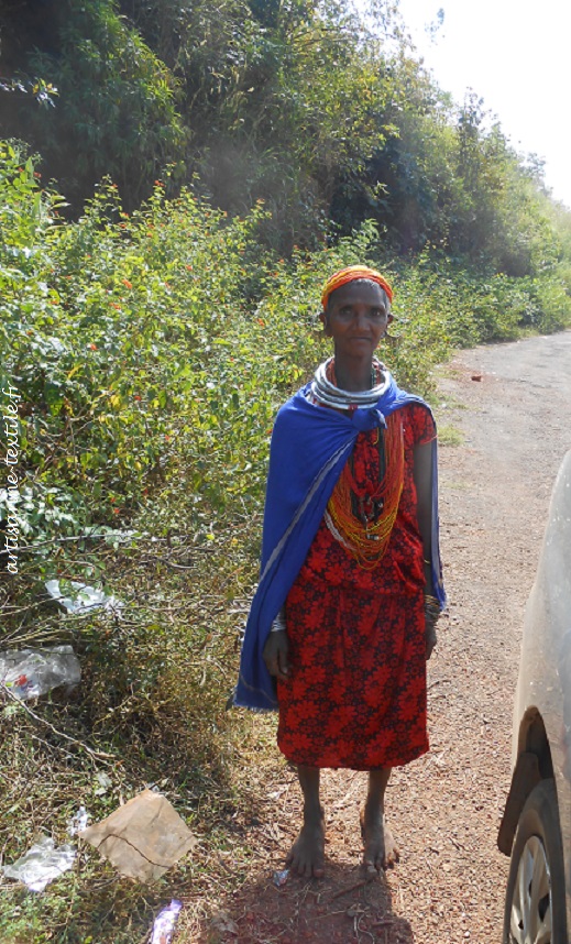 femme tribu (marché)