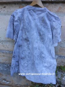 Tee-shirt teints à l'eucalyptus