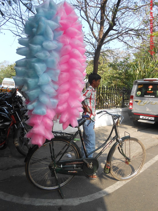 Marchand indien, à vélo: Pongal