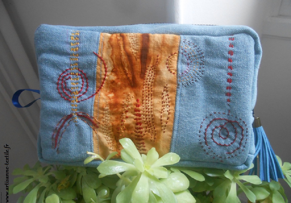 Broderie créative sur jean et tissu DIY teint à la rouille