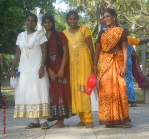 Femmes indiennes en sari de fête
