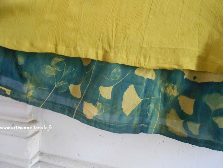 cyanotype -tissu sur vêtement de couleur jaune