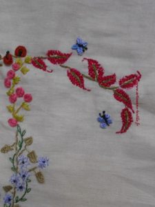 Broderie en relief: sur le T