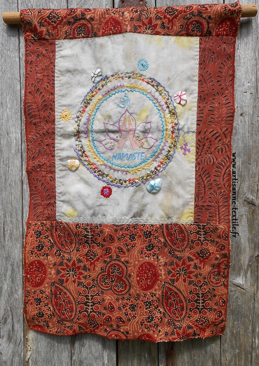 Namasté, mandala des 4 pieres blanches