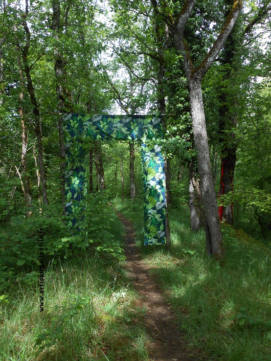 Installation textile-Sorges, Coulaures, le Périgord 2018