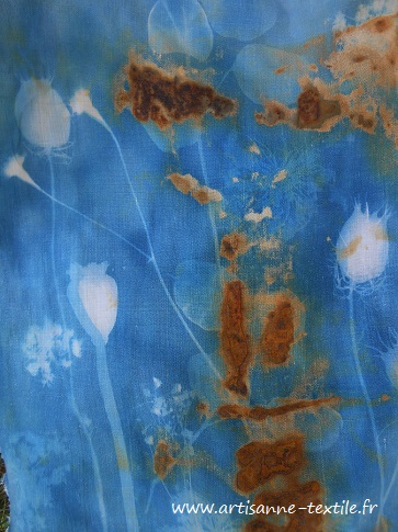 Expériences- cyanotype sur tissu teint à la rouille