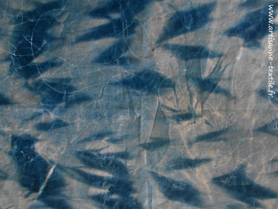 expérrimentations -cyanotype froissé défroissé: le batik