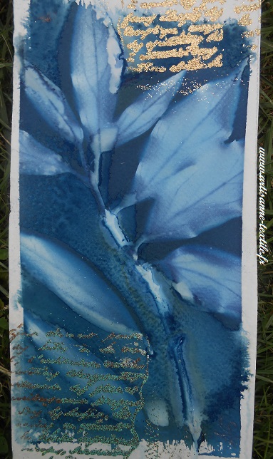 association de techniques: cyanotype sur Canson et embossage