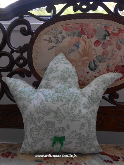 Le petit Prince, coussin -couronne 2